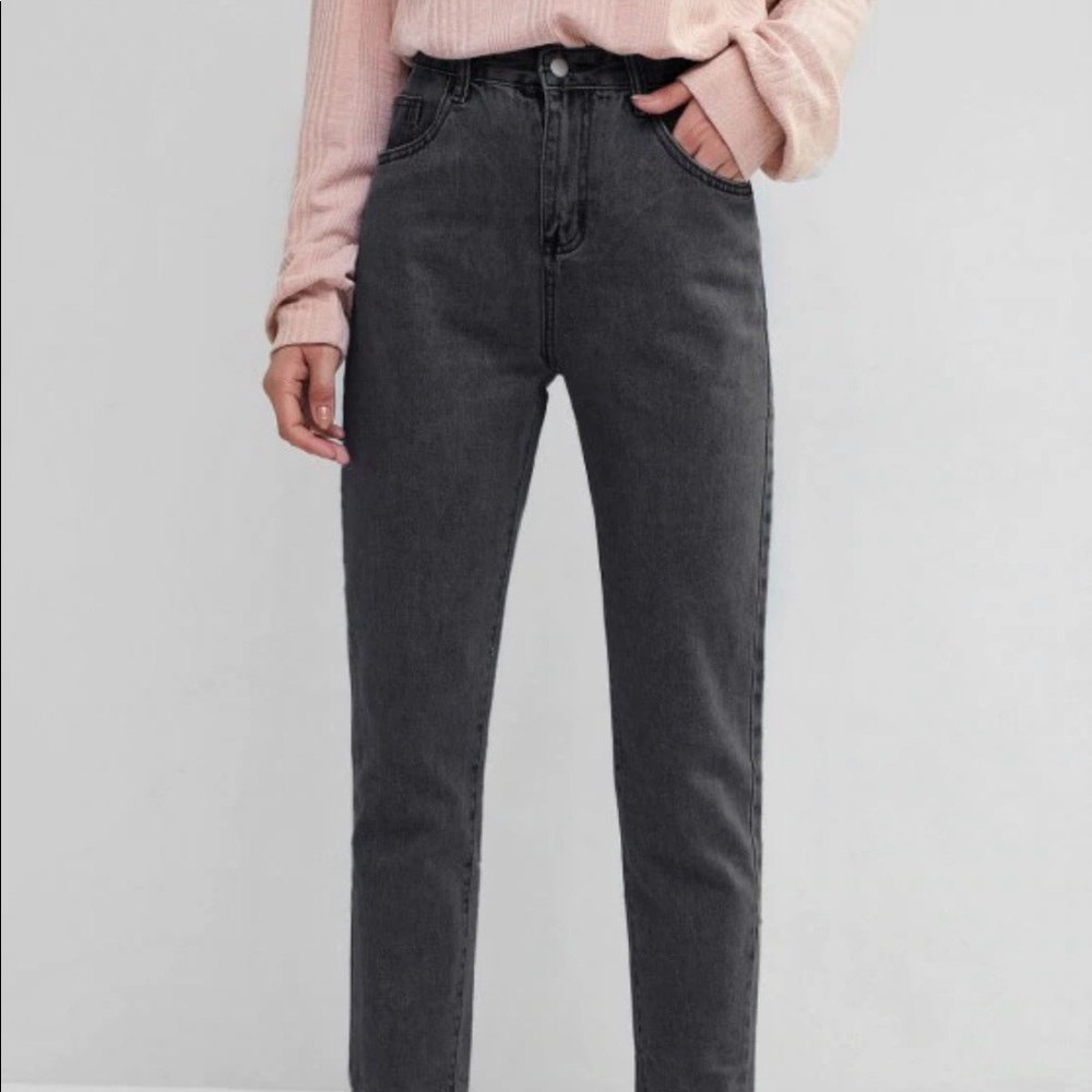 Basic mom jeans